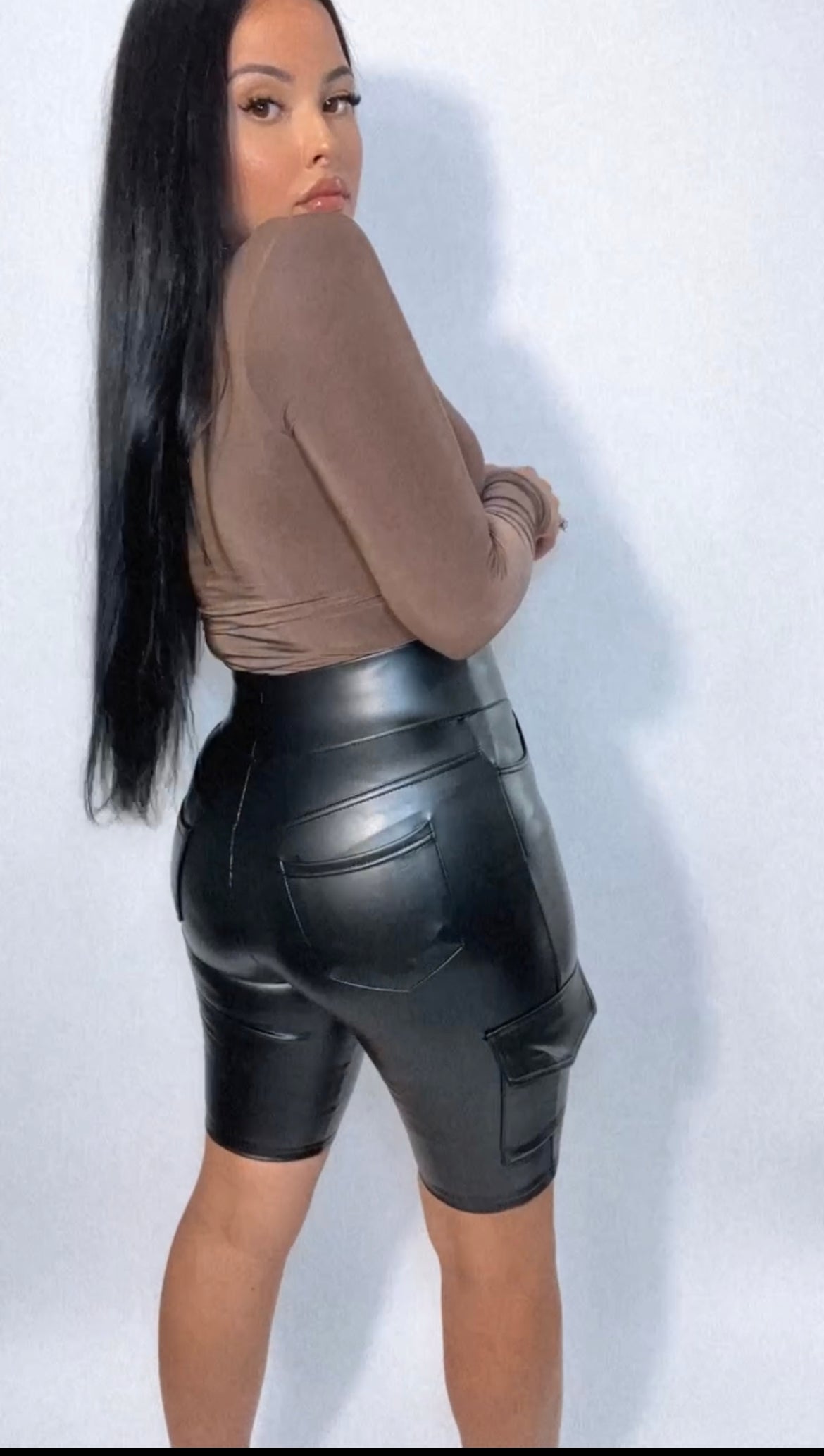 THE 6 pocket black biker shorts