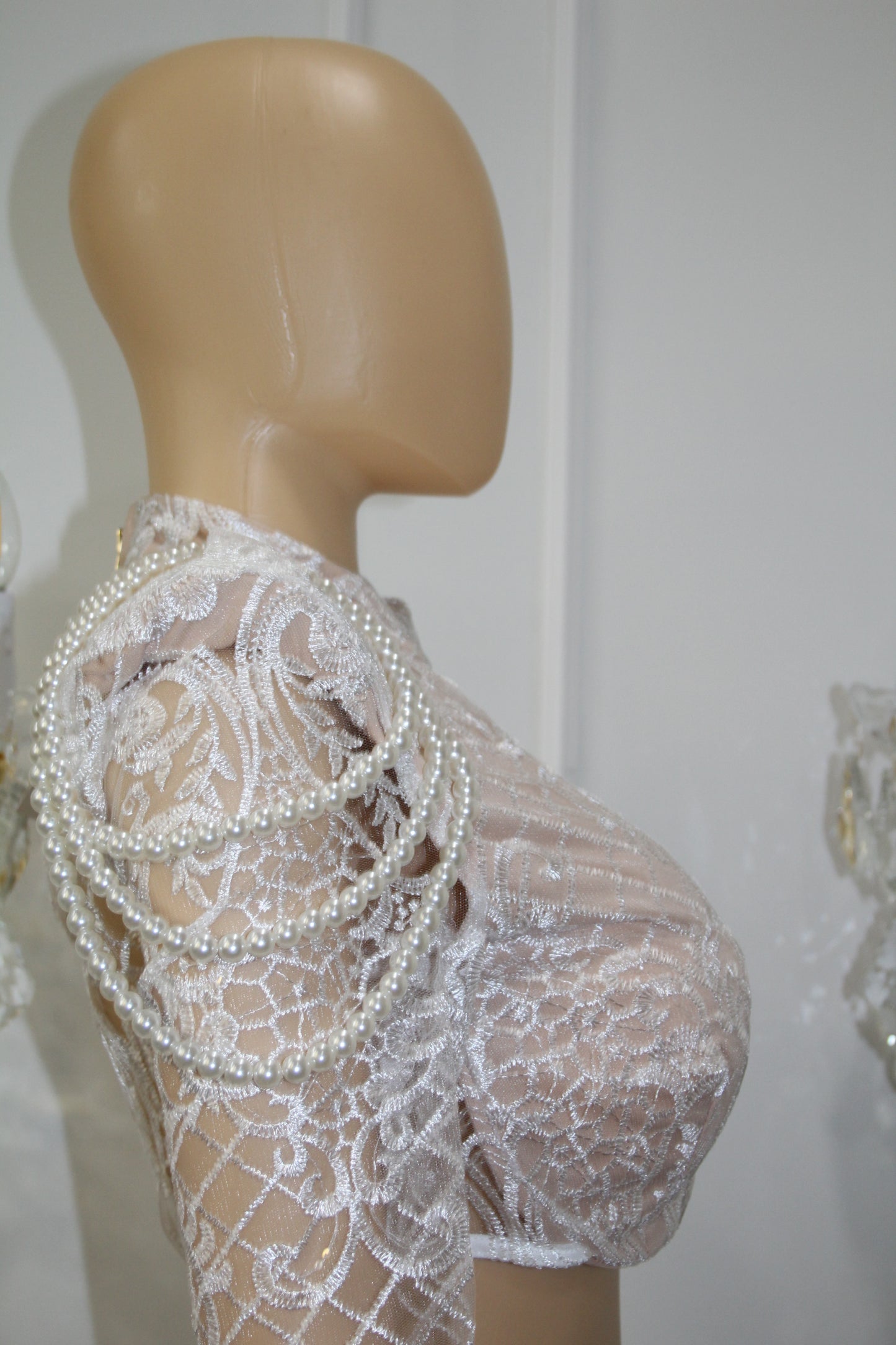BBTM royal white/pearl lace top