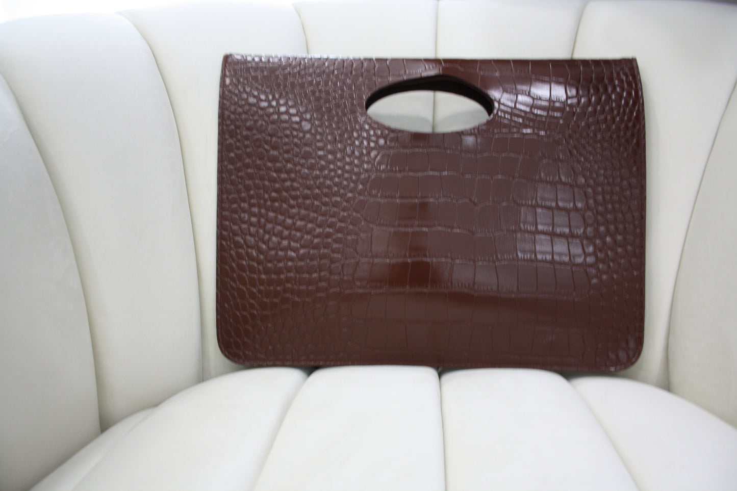 BBTM PU Ariana croc. Envelope date night clutch brown