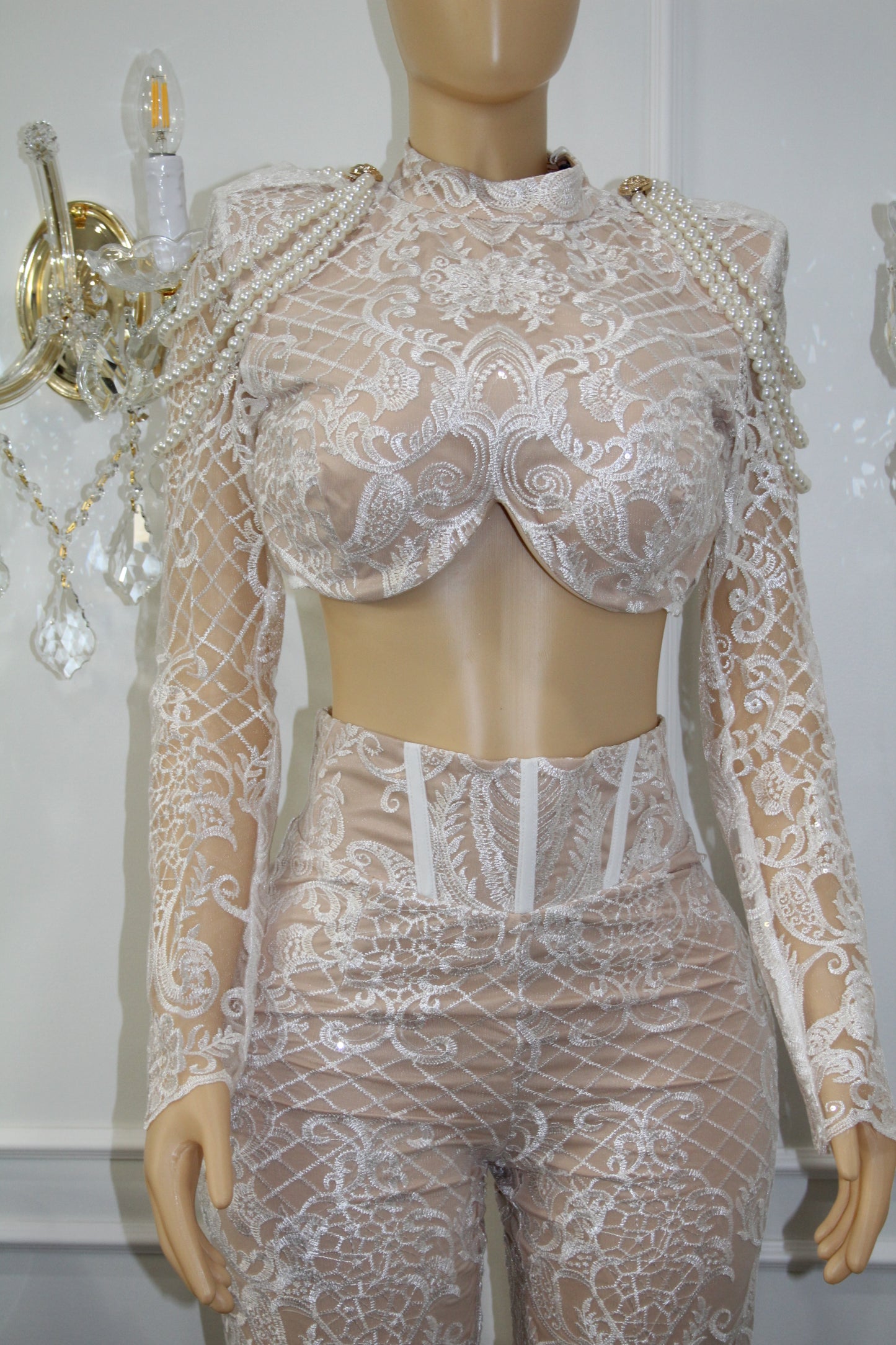 BBTM royal white/lace high waisted capri shorts