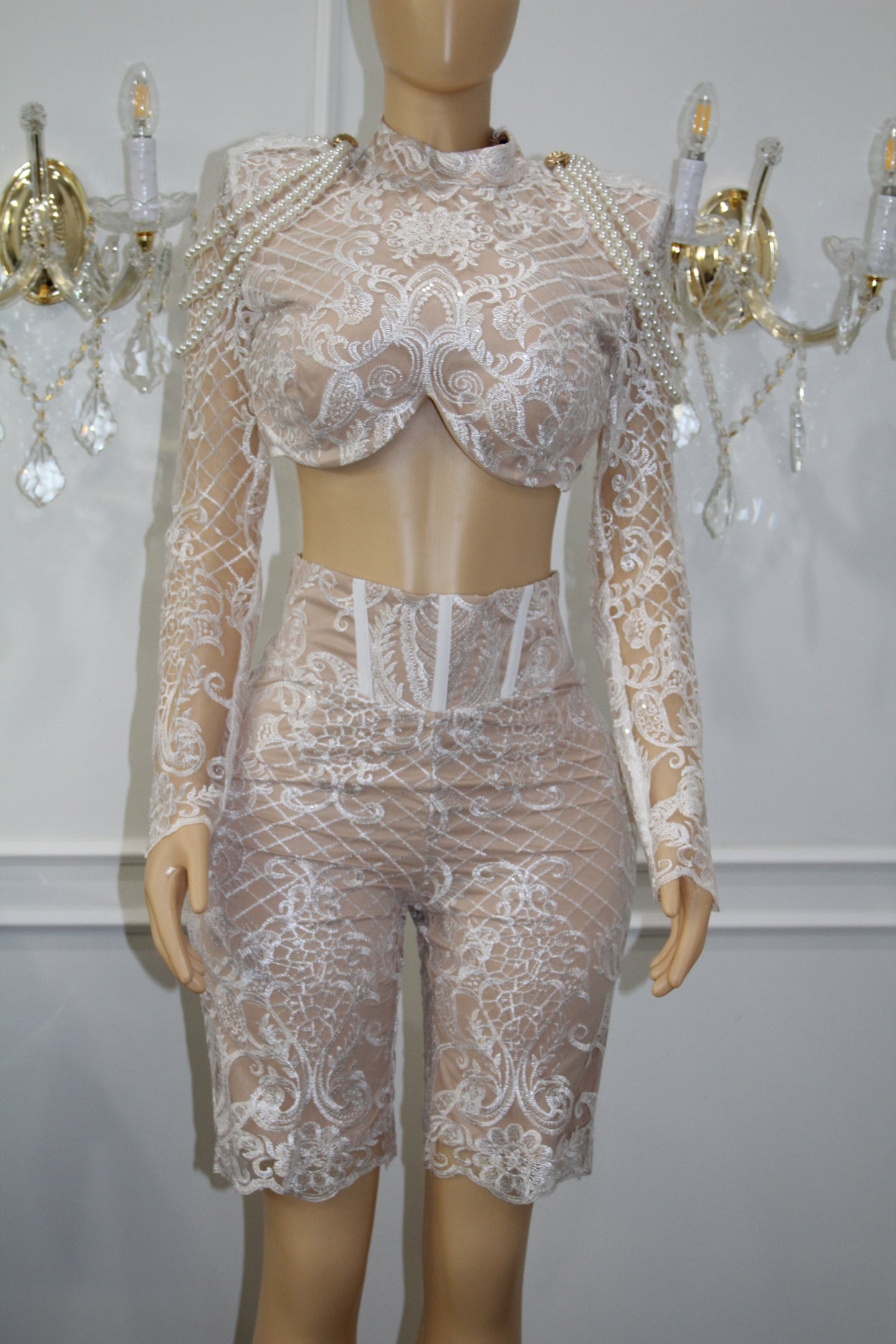 BBTM royal white/lace high waisted capri shorts