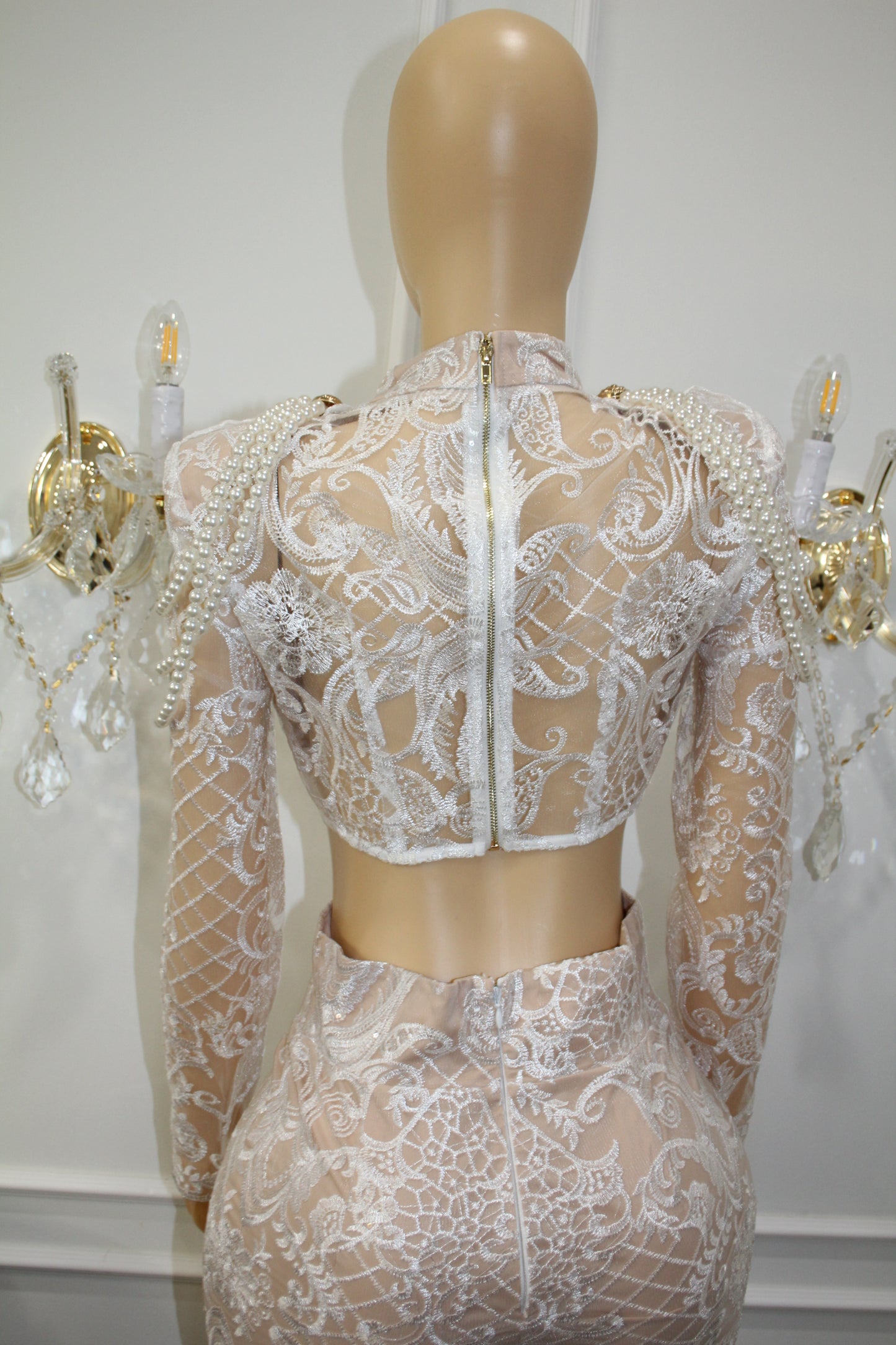 BBTM royal white/pearl lace top