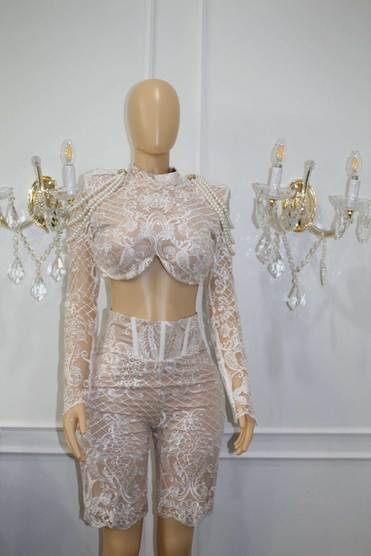 BBTM royal white/lace high waisted capri shorts