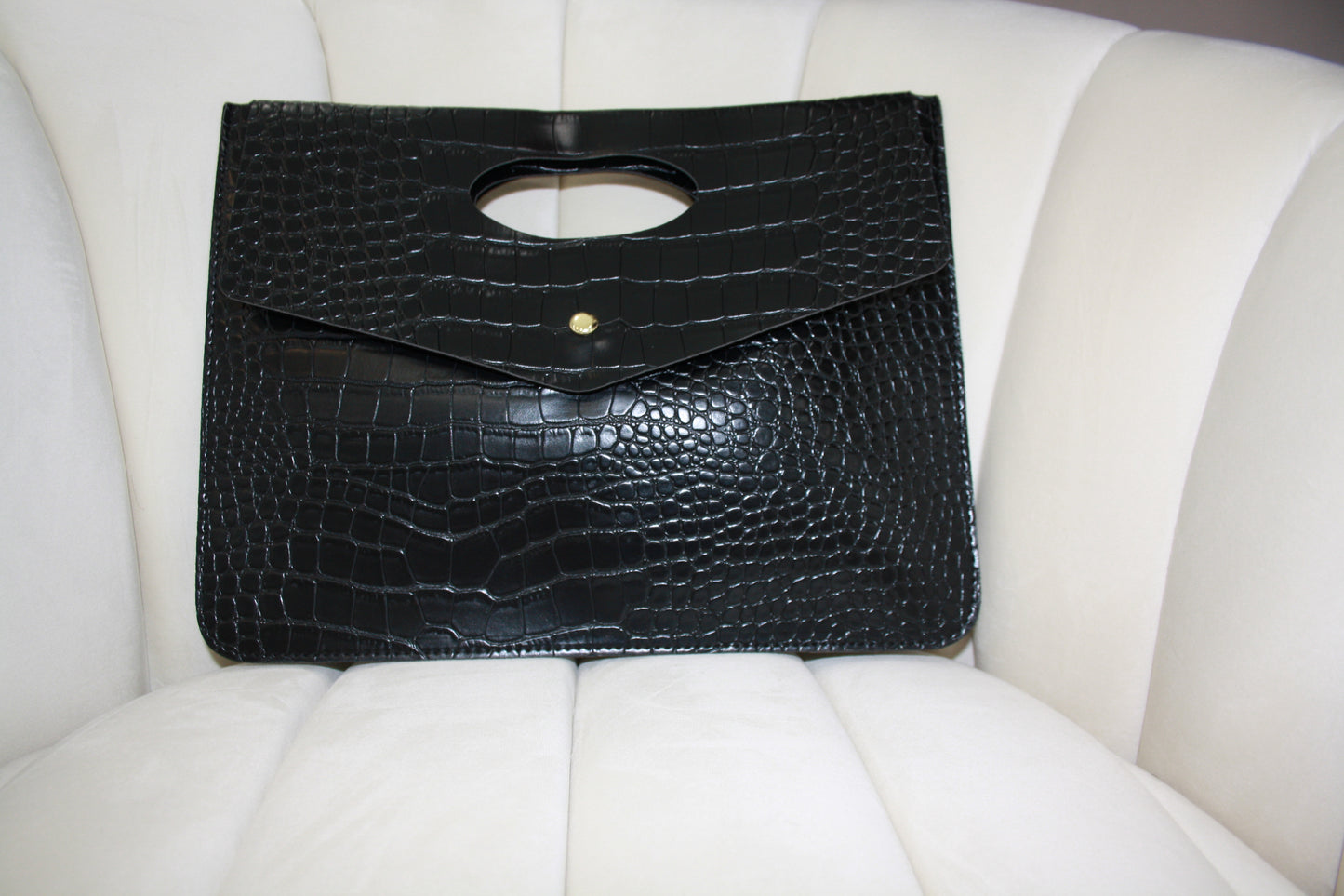 BBTM PU Ariana croc. Envelope date night clutch black