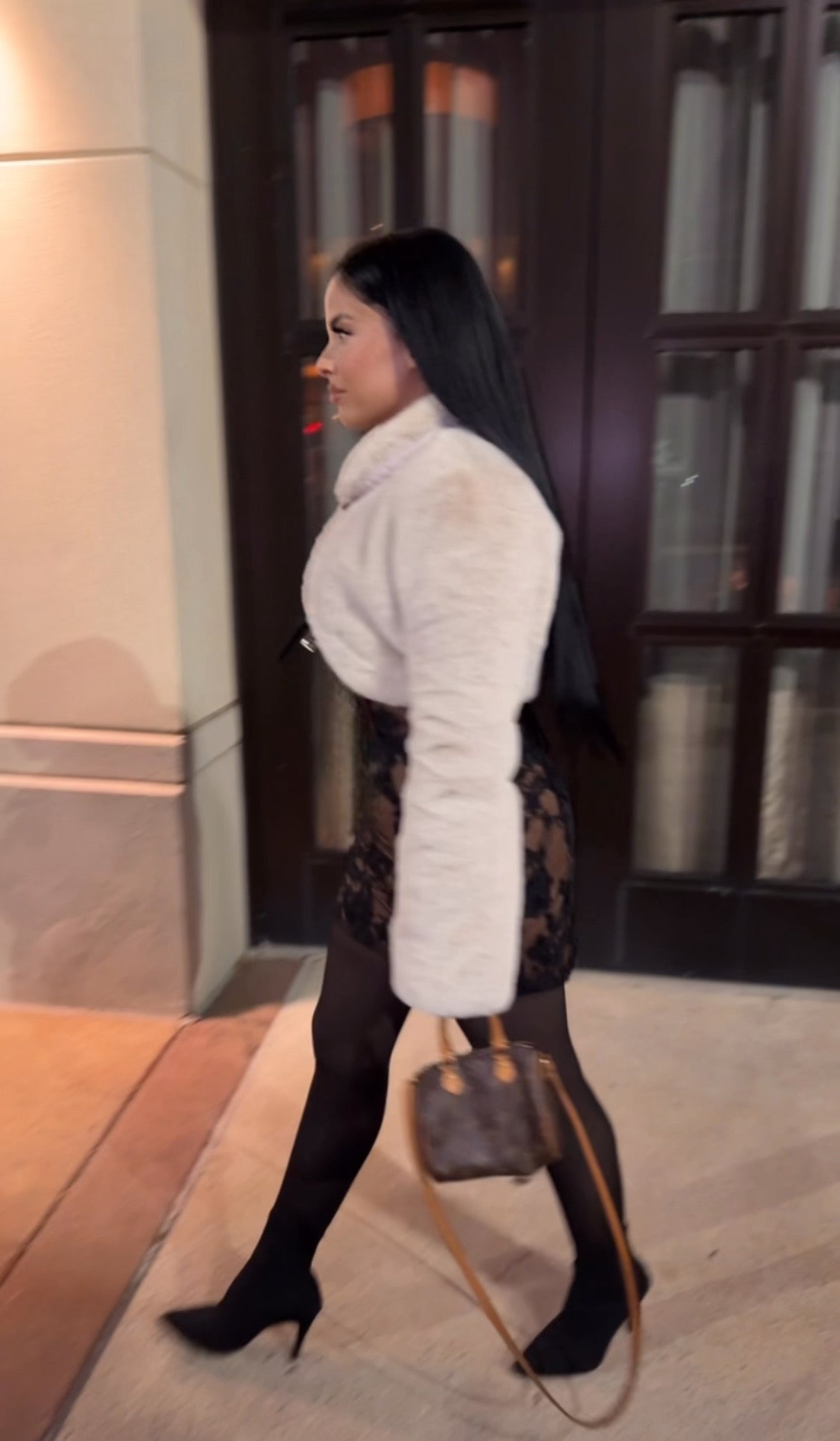 BBTM CREAM CROPPED COAT BLACK BELTS FAUX FUR