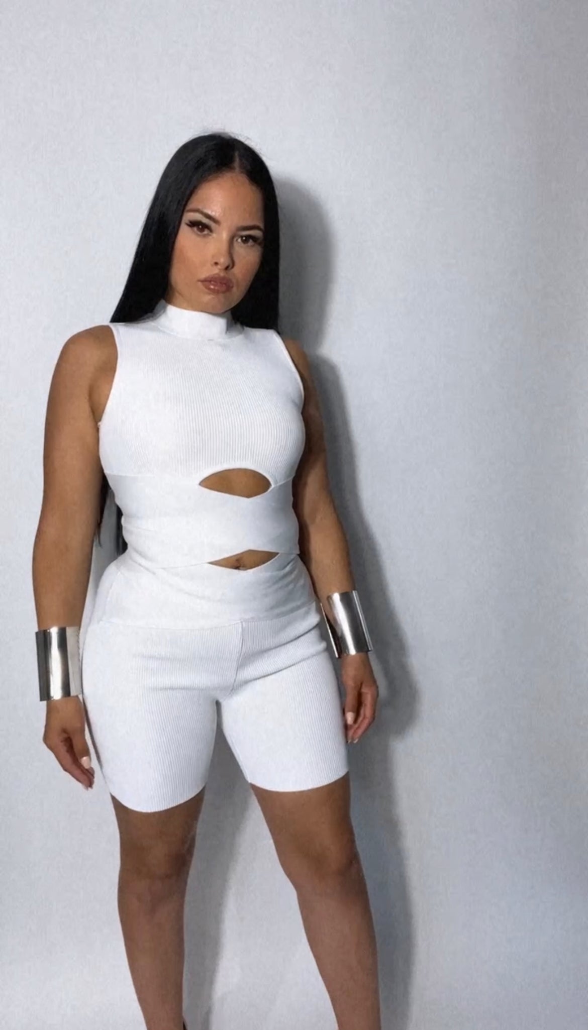 THE BANDAGE WHITE TOP